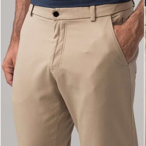Lululemon Commission Pant (Classic) in Wacky Khaki. Size 30